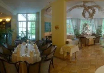 Romantik And Restaurant Pattis 4* Drezno